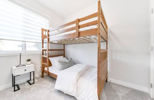 Jasper Place Casa | Modern Nordic Escape, 3BR Near WEM & DT, AirCon & Fireplace, Wifi, Sleeps 6!
