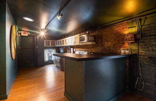 East Market District Apartamento | Modern Nulu Retreat | A Culinary Dream