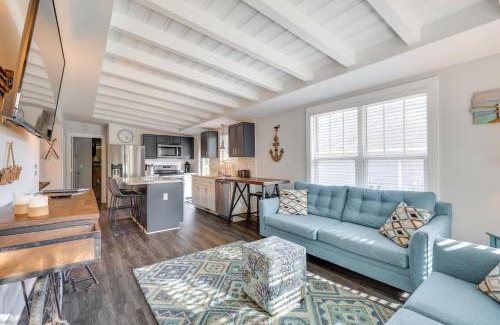 Long Beach Casa | Modern Oak Island Escape 1 Mile to Long Beach!
