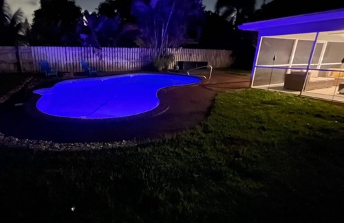 Coral Springs Casa | Modern Oasis for a Long Stay