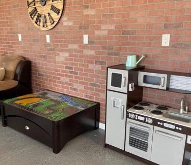 Twentynine Palms Casa | Modern Oasis Near Joshua Tree ,Pool, Game Room