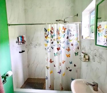 Tower Isle Casa | Modern Oasis near Dunns River Falls
