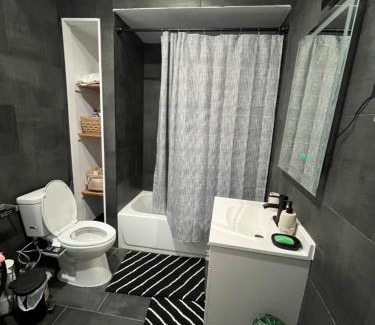 Bayonne Apartamento | Modern Oasis