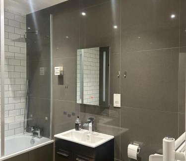 South Norwood Apartamento | Modern One Bedroom Flat with Private Back Garden