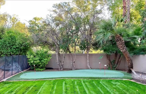 Eastwood Casa | Modern open house, close to everything yet green, quiet, and private.