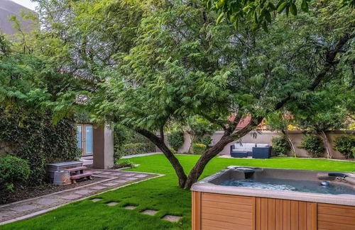 Eastwood Casa | Modern open house, close to everything yet green, quiet, and private.