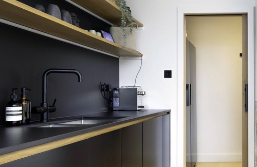 Hampton North Casa | Modern Open Plan Living Family Home in Southwest London