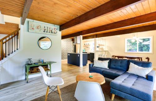 Carver Casa | Modern Oregon Getaway with Fireplace, Yard and Deck