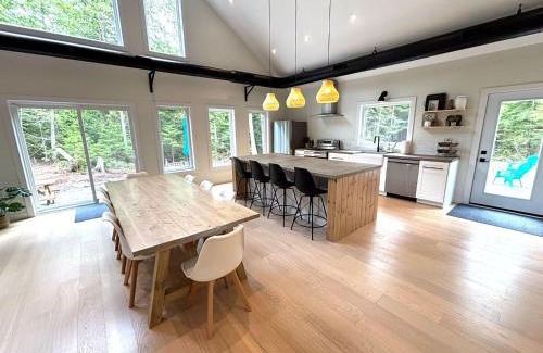 Lion's Head Casa | Modern Paradise In The Forest - Bruce Peninsula