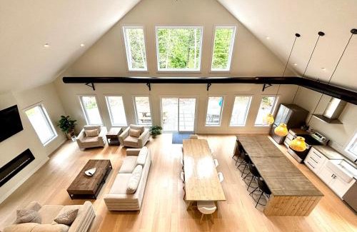 Lion's Head Casa | Modern Paradise In The Forest - Bruce Peninsula