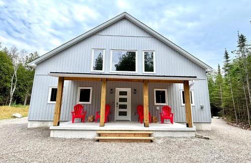 Lion's Head Casa | Modern Paradise In The Forest - Bruce Peninsula