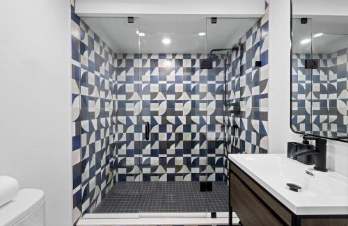 Parkdale Apartamento | Modern Parkdale Getaway 1-Bedroom Parking
