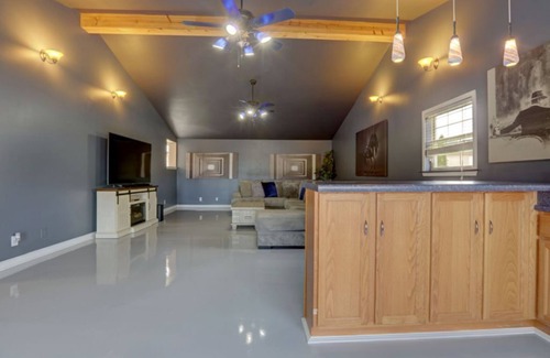 Lexington Casa | Modern,peaceful,clean w/a great porch view!