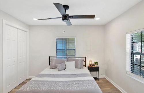 Old East Hill Casa | Modern & Peaceful Stay Central Near Hospitals & Shops