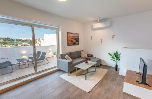 Msida Apartamento | Modern Penthouse with Sea & Valletta view