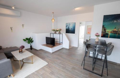 Msida Apartamento | Modern Penthouse with Sea & Valletta view