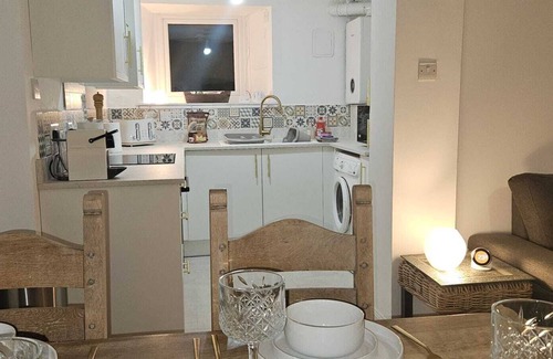 Cupar Apartamento | Modern, pet-friendly studio, close to Scotlands best golf courses!