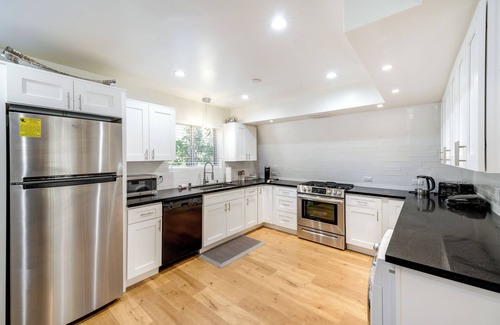 Pine Mountain Club Cabina | Modern Pine Mountain Club Cabin w/ Community Pool!