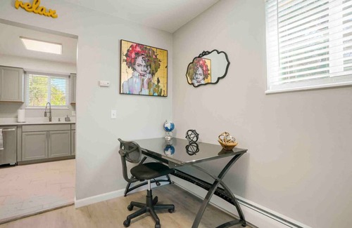 Wheat Ridge Casa | Modern Pineapple|Close to Denver and Mountains|