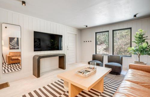Pisgah Forest Casa | Modern Pisgah Forest Cabin on 60 Wooded Acres!