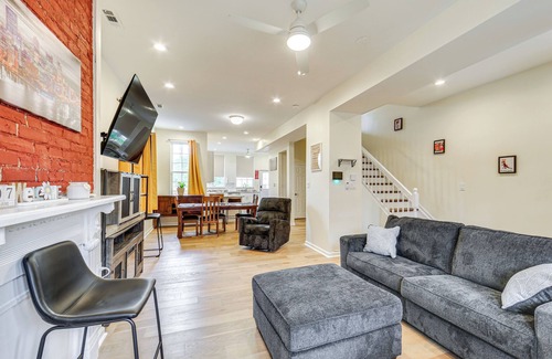 Manchester Casa | Modern Pittsburgh Home w/ Rooftop Deck & Backyard