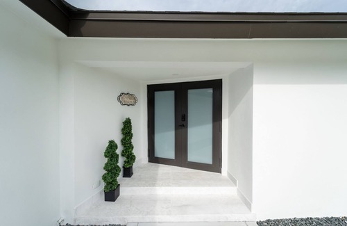 Caloosahatchee Casa | Modern Pool Home Sleeps 16 Fully Renovated