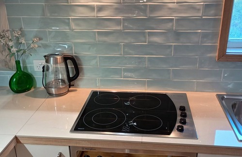 Yagoona Apartamento | Modern private and peaceful "Fonzy" Central located popular events