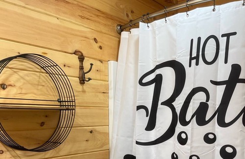 Dunlap Cabina | Modern, Private Cabin on the Sequatchie River, float, kayak, fish, play, relax!