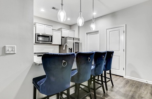 Richmond Hill Casa | Modern Private Getaway w/ Amenities Near Savannah!