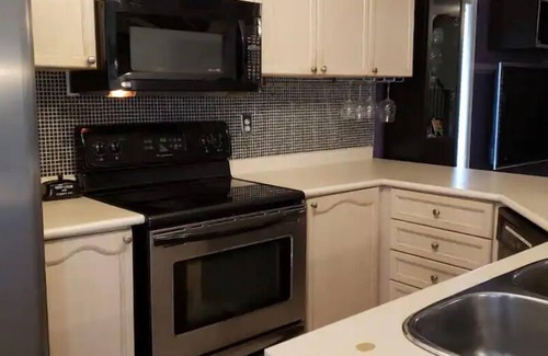 Meadowvale Village Casa | Modern - Quiet - Classy - Safe