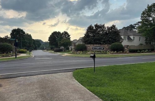 Marietta Casa | Modern Ranch in West Cobb in Upscale Neighborhood