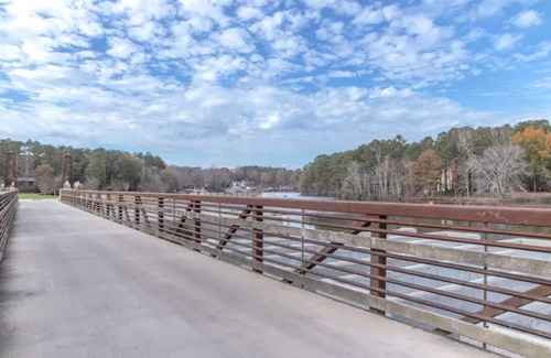 Peachtree City Casa | Modern ranch, king beds, 4 bdrms, private patio, open floor plan in central PTC