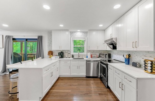 Gainesville Casa | Modern Rancher on Lake Lanier in Gainesville