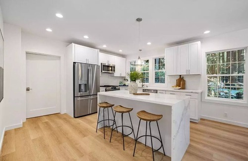 Half Moon Bay Casa | Modern Redwood Retreat near Half Moon Bay & Silicon Valley