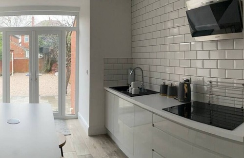 Doncaster Casa | Modern Refurb *Free Parking*Racecourse* A1 & M18.