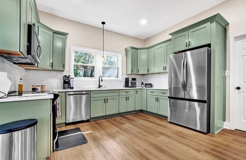 Piedmont Otro | Modern Remodeled Farmhouse - Great Location