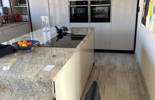 Exmouth Casa | Modern renovated air conditioned bungalow with sea views