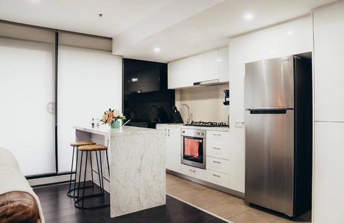 Melbourne Central Business District Apartamento | Modern Resort-style Stay near Queen Vic Market