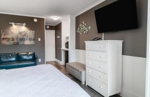 Litchfield by the Sea Apartamento | Modern Resort View Room on the First Floor