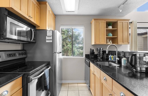 Englewood Condominio | Modern Retreat | 2BR Retreat Near Denver | Gym