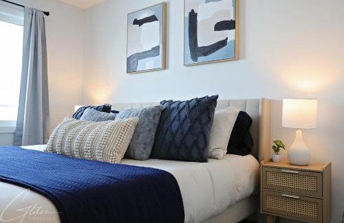 Southwest Edmonton Casa | Modern Retreat 3 King Beds,Garage,Disney