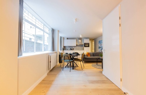 Centrum Villa | Modern Retreat 3BDR Apartment WS