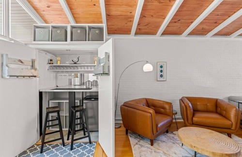 High Point Casa | Modern Retreat, Hot Tub, Bar, Patio, Family