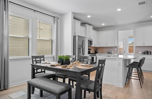 Hutto Casa | Modern Retreat in Hutto