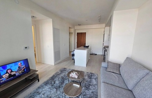 Oakville Condominio | Modern Retreat in Oakville with Highspeed Internet