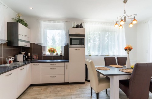 Mecser Casa | Modern Retreat Located Just Outside Gyor - Spacious Rooms and Comfortable Beds!