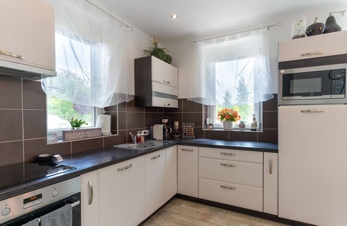 Mecser Casa | Modern Retreat Located Just Outside Gyor - Spacious Rooms and Comfortable Beds!
