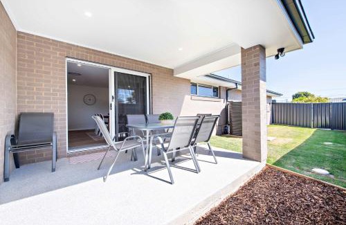 Dubbo Casa | Modern Retreat - Near CBD, 4BR Comfort