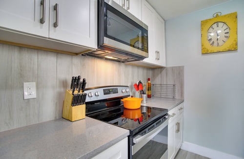 Middle River Terrace Apartamento | ¡NUEVO! Retiro moderno 3Mi de la playa de Fort Lauderdale