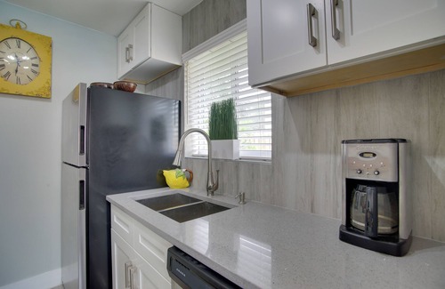 Middle River Terrace Apartamento | ¡NUEVO! Retiro moderno 3Mi de la playa de Fort Lauderdale